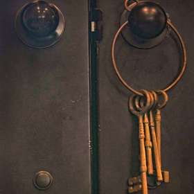 Phyllis-Tatum-Door-Knobs-1st-Place-November